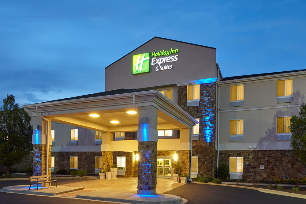 Holiday Inn Express Pekin Peoria Area image 1